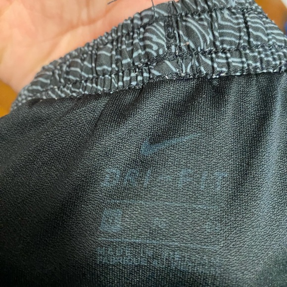 2 Nike shorts size XL - Picture 8 of 10